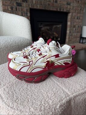 Anta Women’s Lunar New Year Sneakers Red & Cream size 7 New No Box